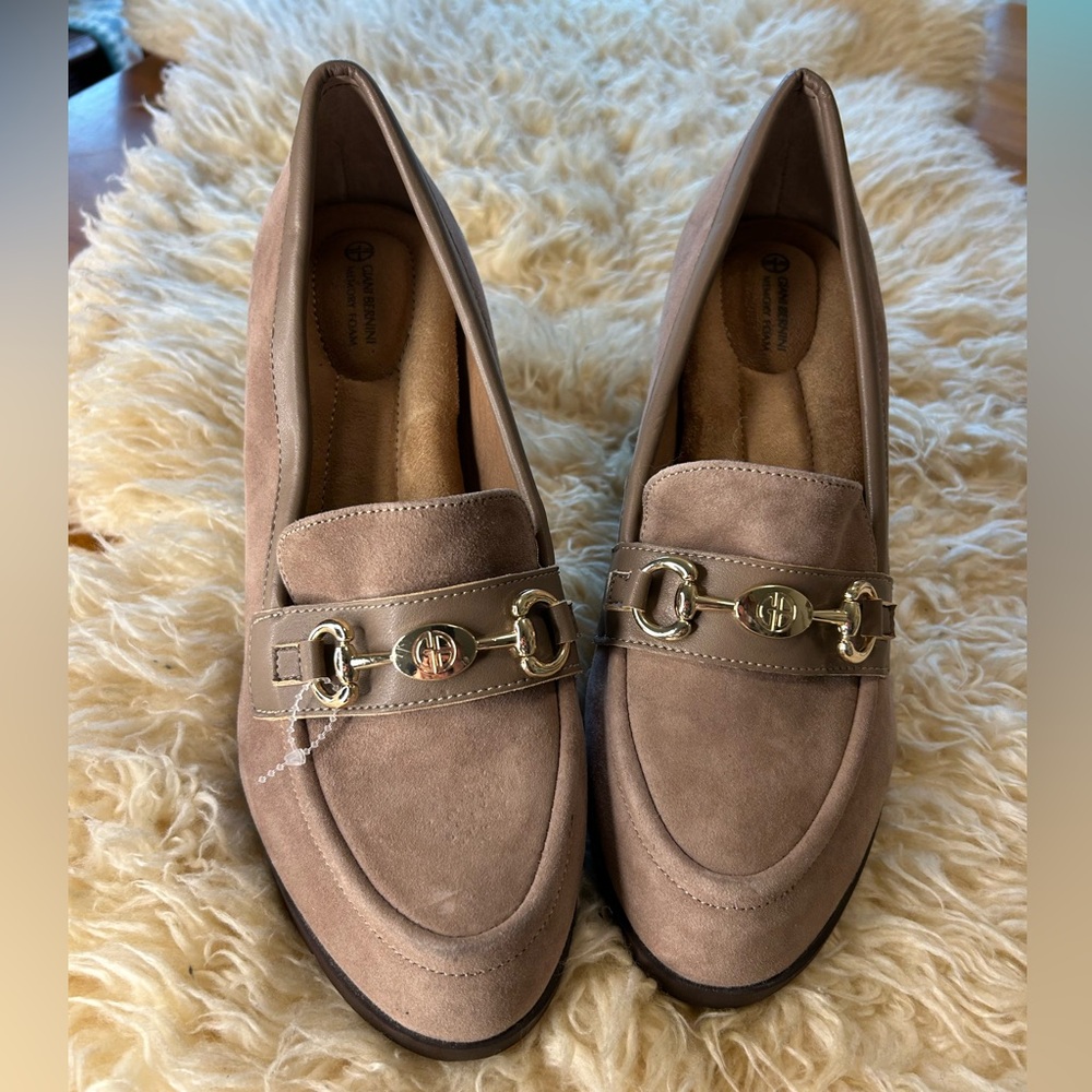 Elegant Tan Loafers with Gold Accents